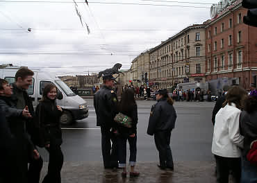 На Невском было много милиционеров-девушек